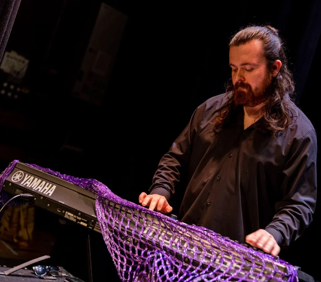 Aled Rhys Evans - Keys & Synths